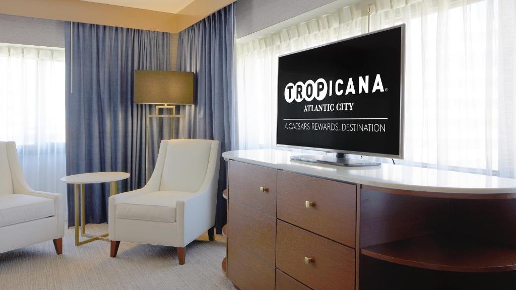 Tropicana Casino and Resort - South Ocean View Deluxe Room 1 King Niet-roken