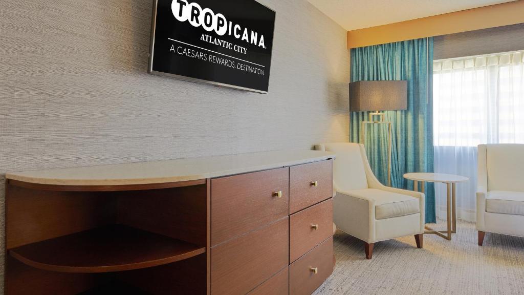 Tropicana Casino and Resort - South Deluxe Room 2 Queen Non-Rooking