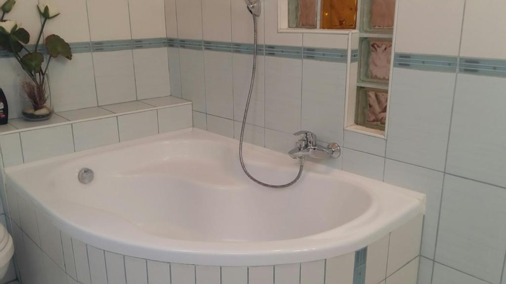 Koupelna v ubytování Hotel Isabell Győr