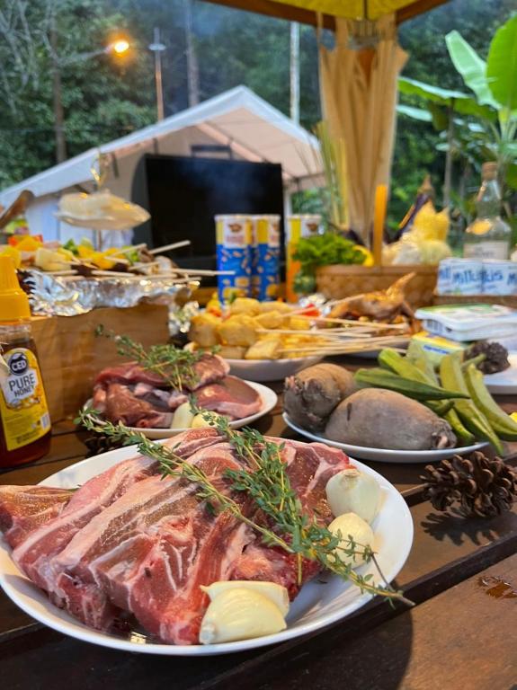 Jídlo v luxury tent nebo okolí