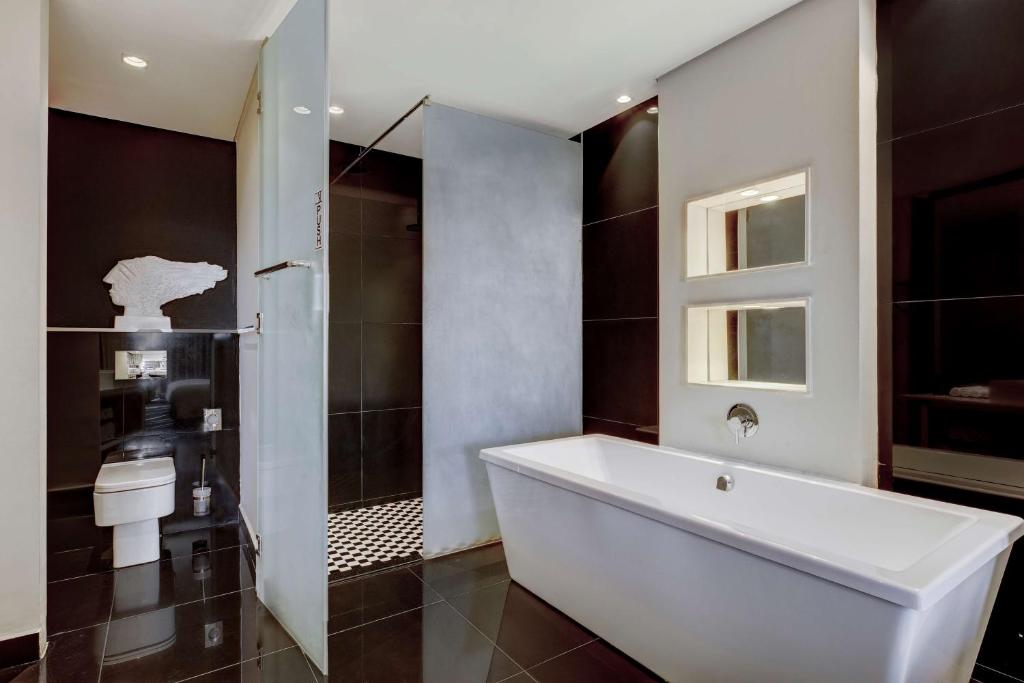 Ένα μπάνιο στο Radisson Blu Lagos Ikeja