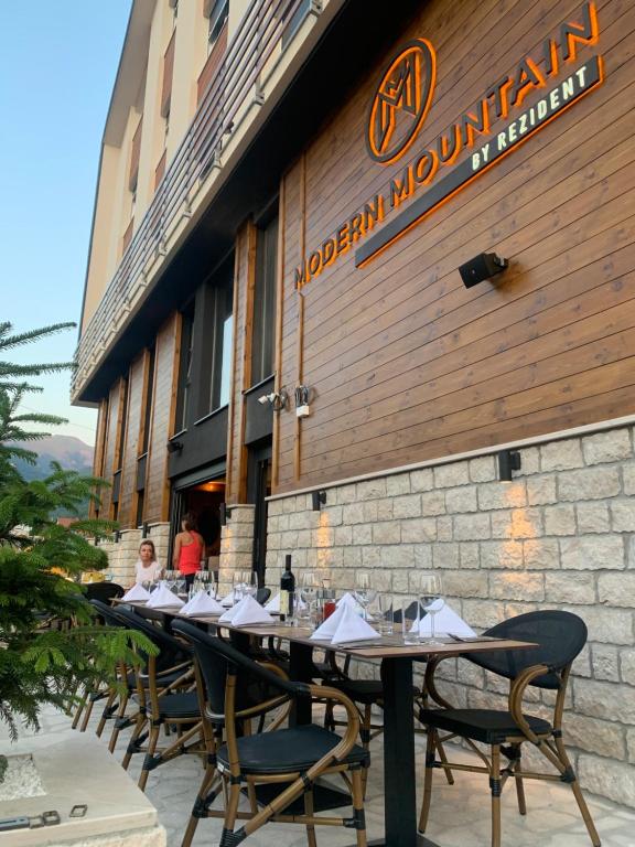 Restaurace v ubytování Modern Mountain
