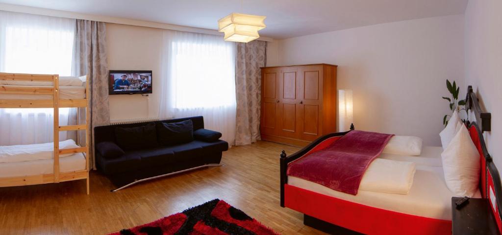 Postel nebo postele na pokoji v ubytování Gasthof zur Post