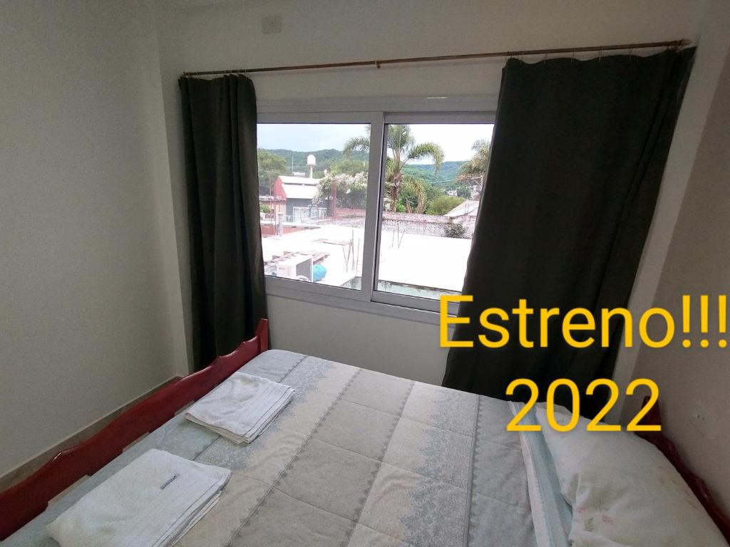 Habitación con baño privado en edificio 1er piso