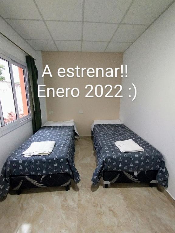 Habitación con baño privado en edificio 1er piso
