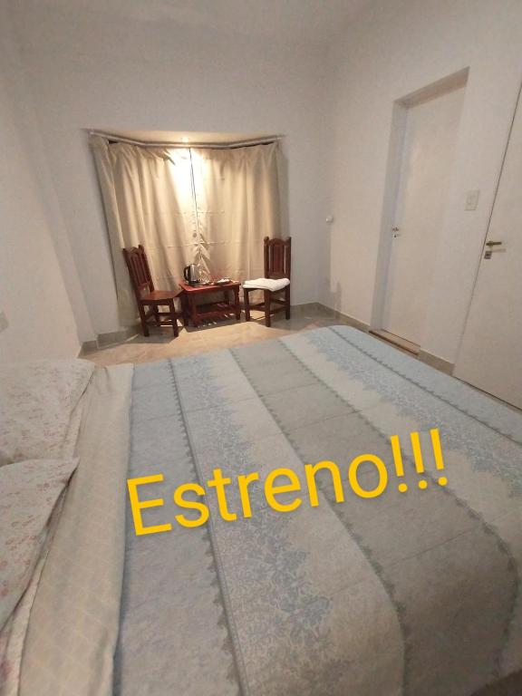 Habitación con baño privado en edificio 1er piso