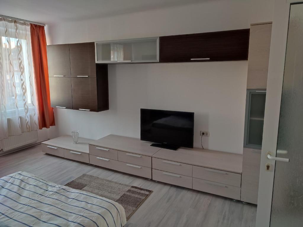 LaFru - Housity