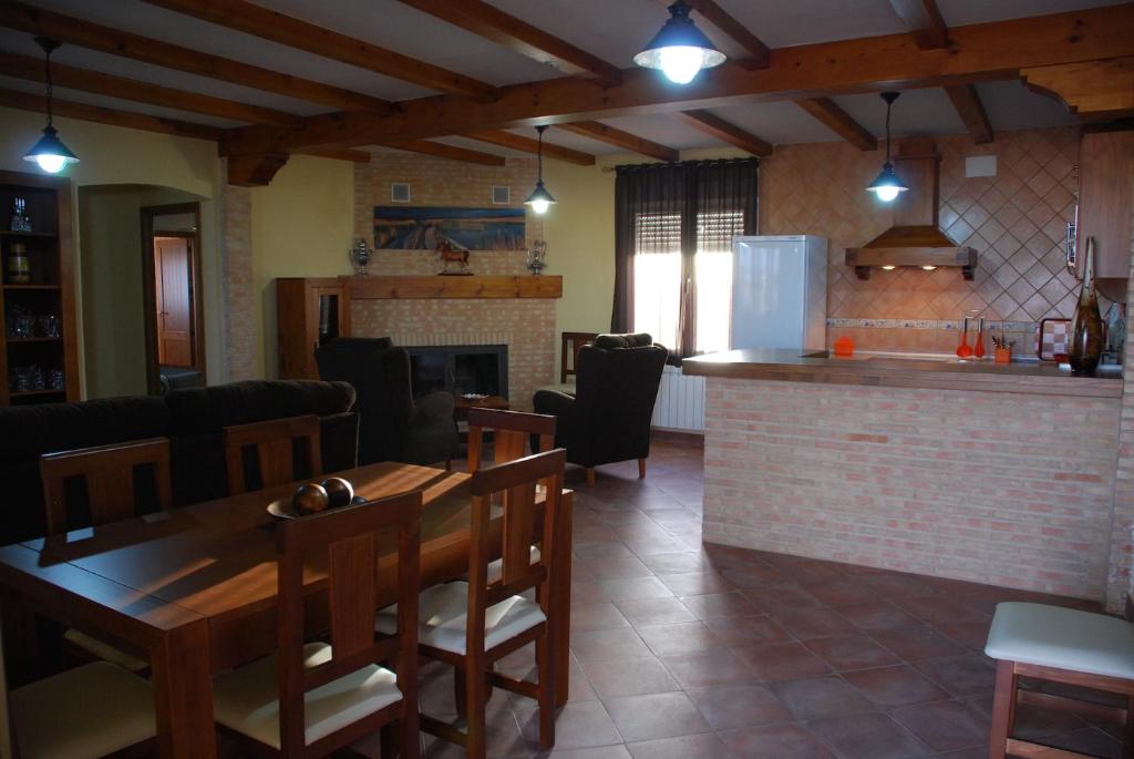 Kuchyň nebo kuchyňský kout v ubytování Casa Rural Tablas de Daimiel