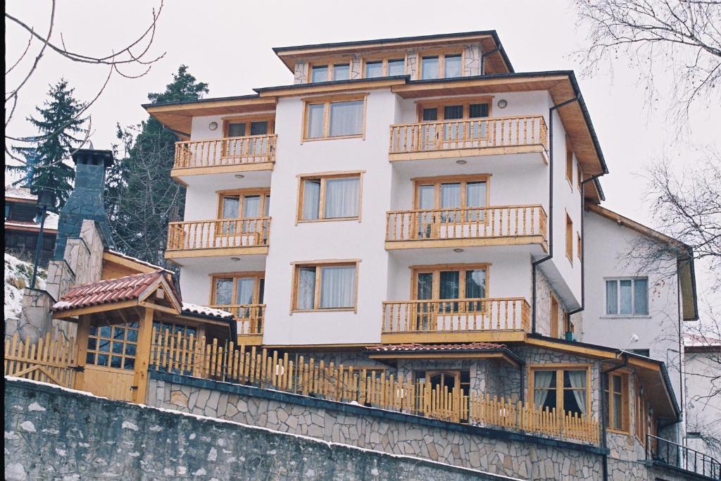 Galeriebild der Unterkunft Agarta Family Hotel in Tschepelare