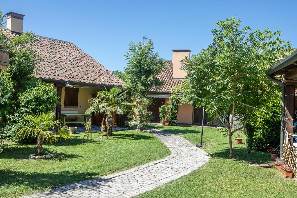 Vonkajšia záhrada v ubytovaní Borgo del Nibbio