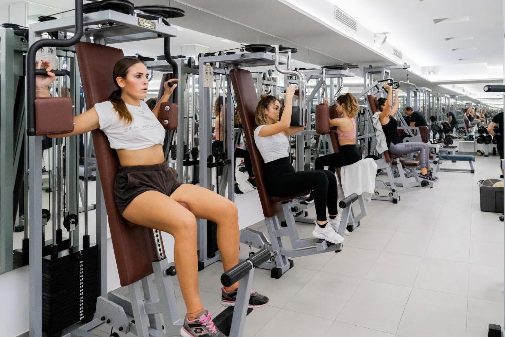 Fitness centrum a/nebo fitness zařízení v ubytování Victoria Palace Hotel & Zen Wellness