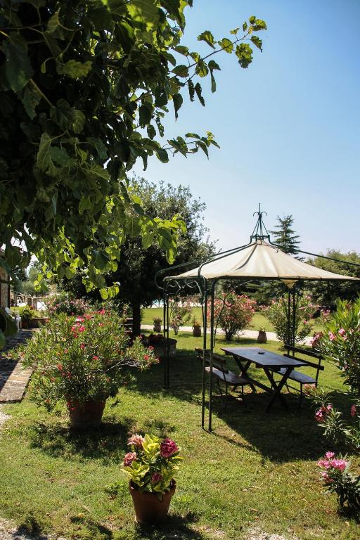 Ogród w obiekcie Agriturismo il Cicaleto