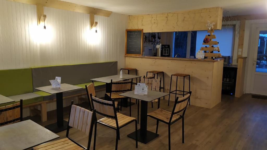 Posezení v ubytování Camping Les Granges Bas - Tiny House - Lodges - Mobilhomes