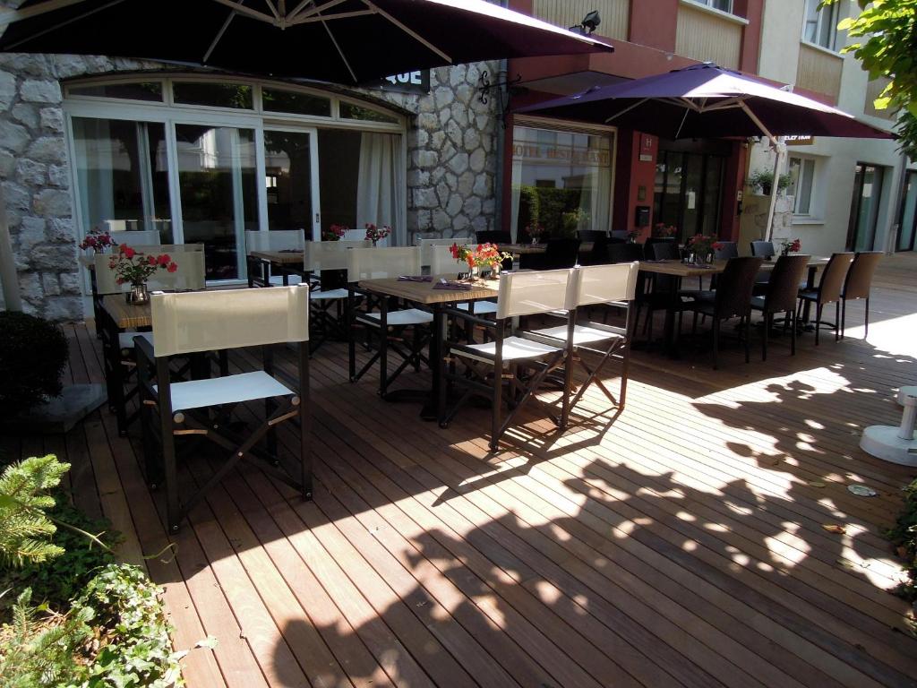 Restaurace v ubytování Hôtel Catalpa