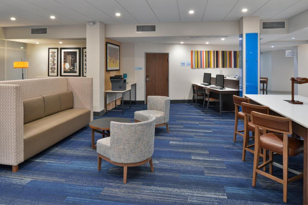Holiday Inn Express Orlando - South Park by IHG photo