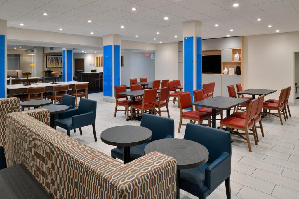 Holiday Inn Express Orlando - South Park by IHG photo