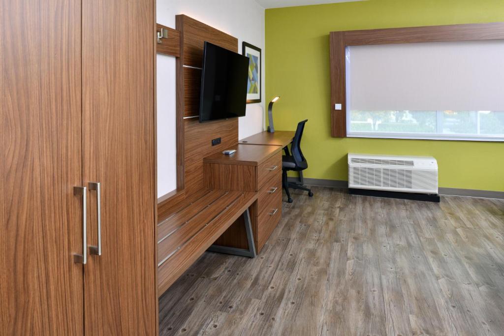 Holiday Inn Express Orlando - South Park by IHG photo