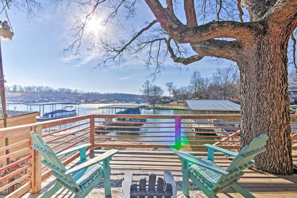 Lakefront Getaway with Large Deck and Boat Slip!, Gravois Mills, USA