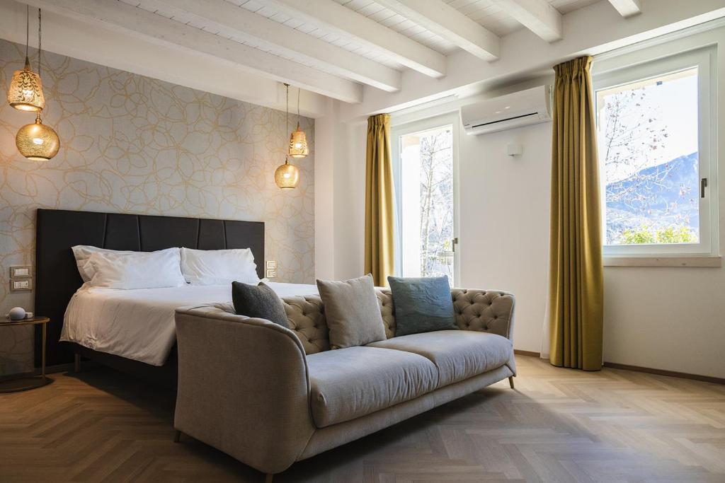 Gallery image of LUXURY SUITES ROCOPOM - Lake Front in Lecco