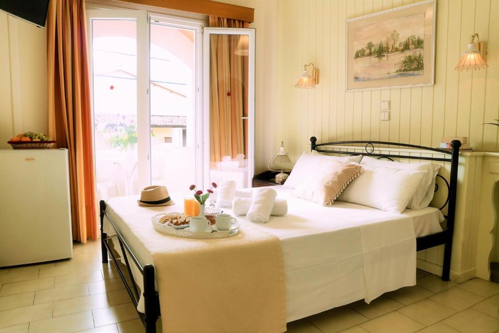 Postel nebo postele na pokoji v ubytování Molfetta Beach Hotel 