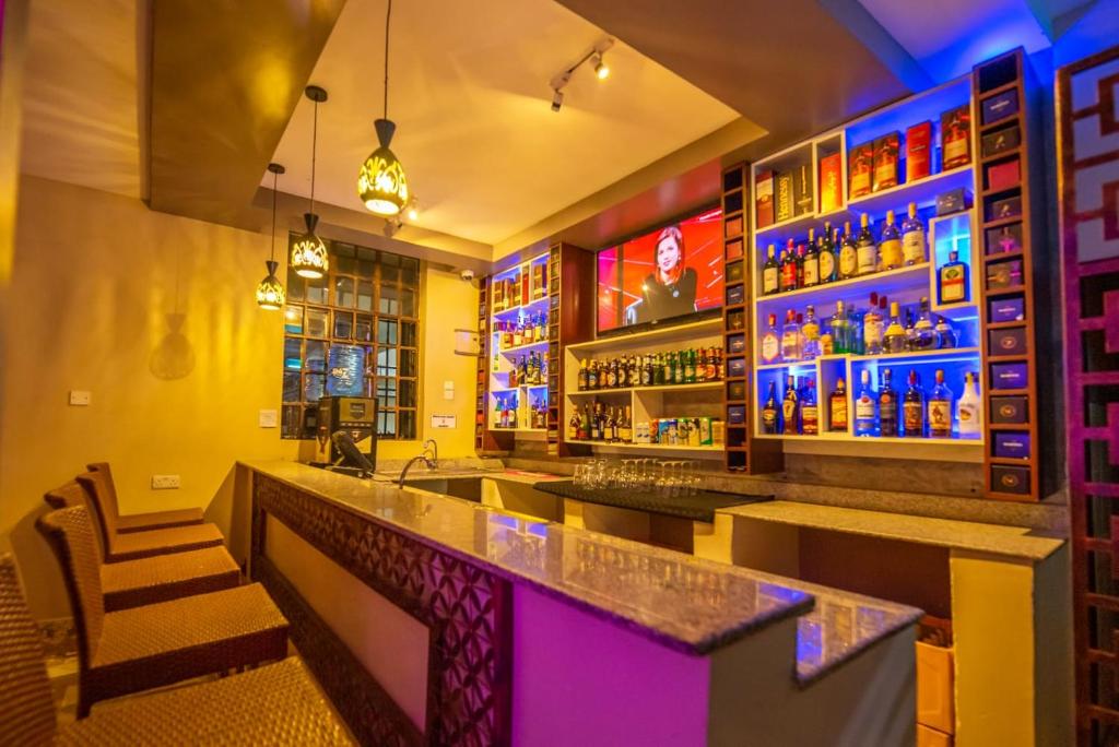 Lounge nebo bar v ubytování Kings Premier Inn