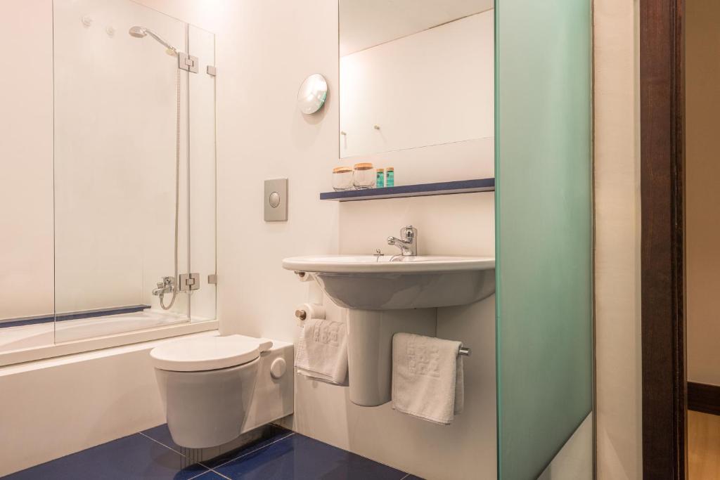 Kúpeľňa v ubytovaní Hotel Emporda