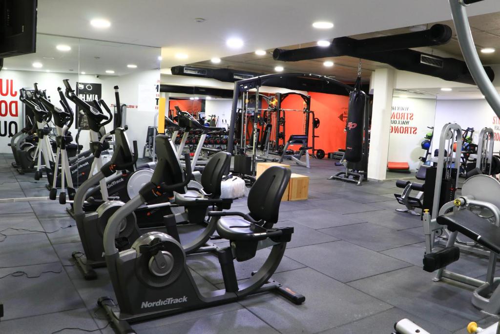 Fitness centrum a/nebo fitness zařízení v ubytování The Ray Hotel and Studios
