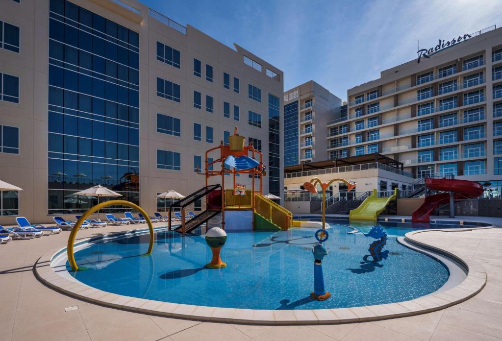 A piscina em ou perto de Radisson Resort Ras Al Khaimah Marjan Island