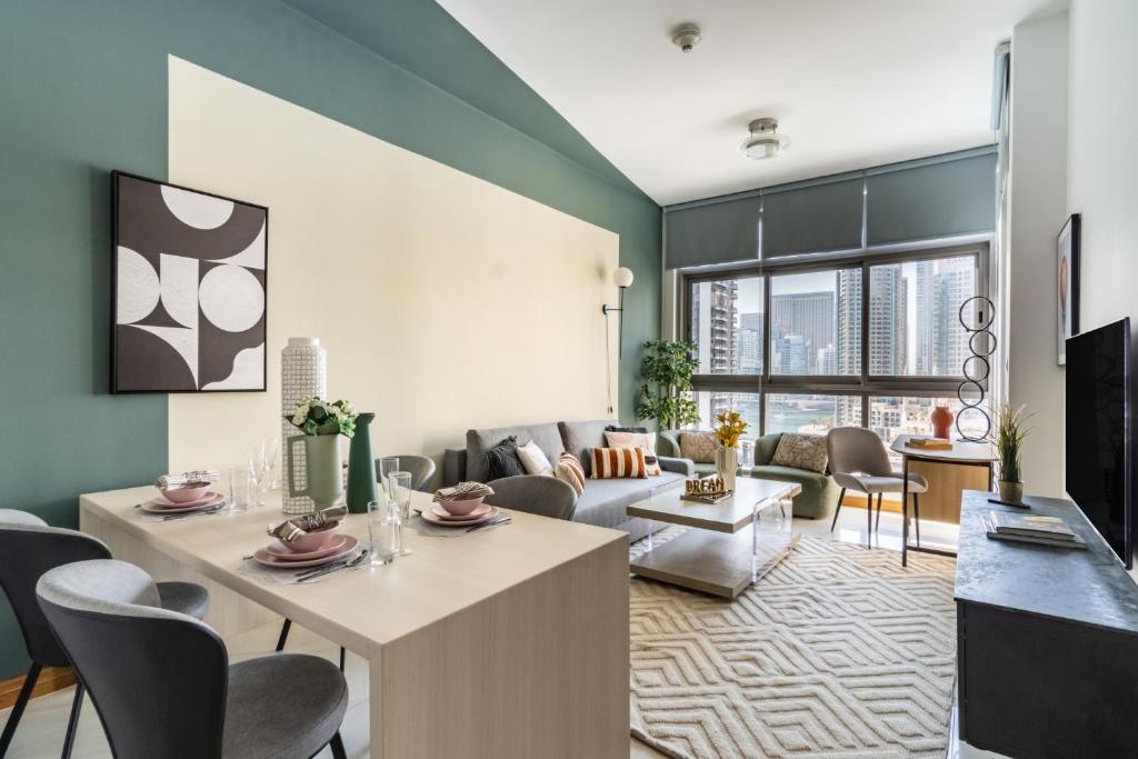 The Smart Concierge – Iris Blue