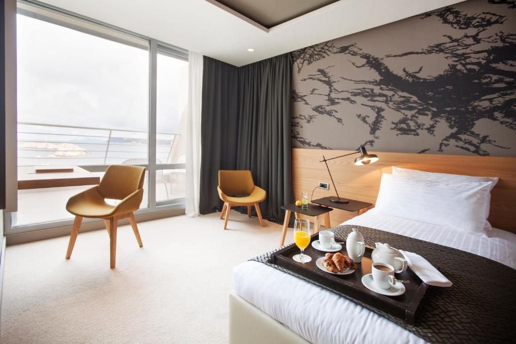 
Junior Suite with Sea View and Balcony
