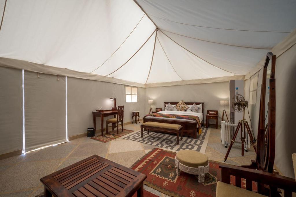 Ένα ή περισσότερα κρεβάτια σε δωμάτιο στο Karwaan Jaisalmer