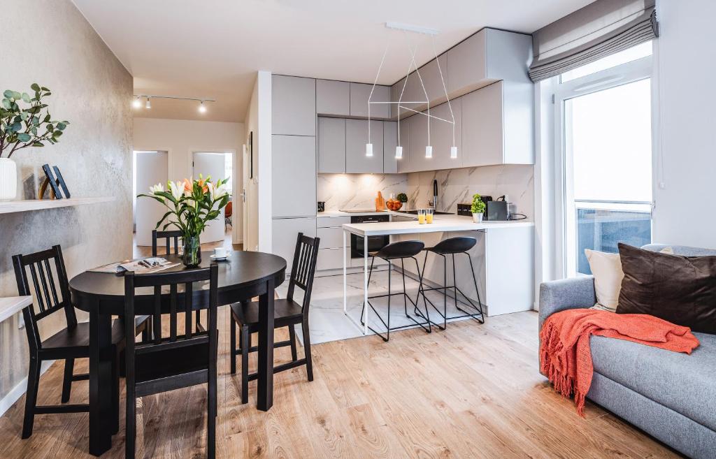 Emihouse Skyline Apartments - Deluxe Apartment