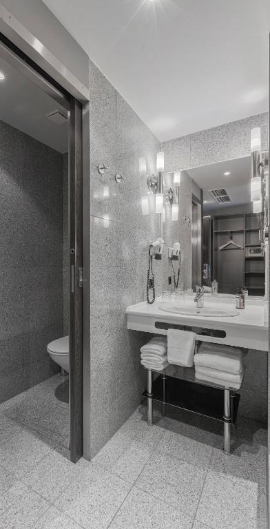 TITANIC Comfort Kurfürstendamm - Resim 33