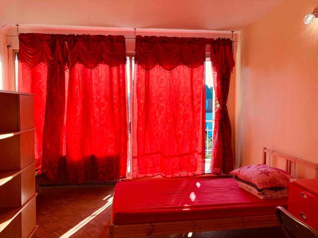 Confortable-House - Single Room With Private External Bathroom