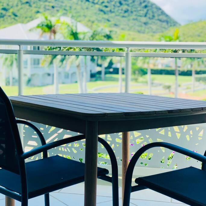Photo de la galerie de l'établissement Studio tropical, beautifully renovated, sea view, à Anse-Marcel