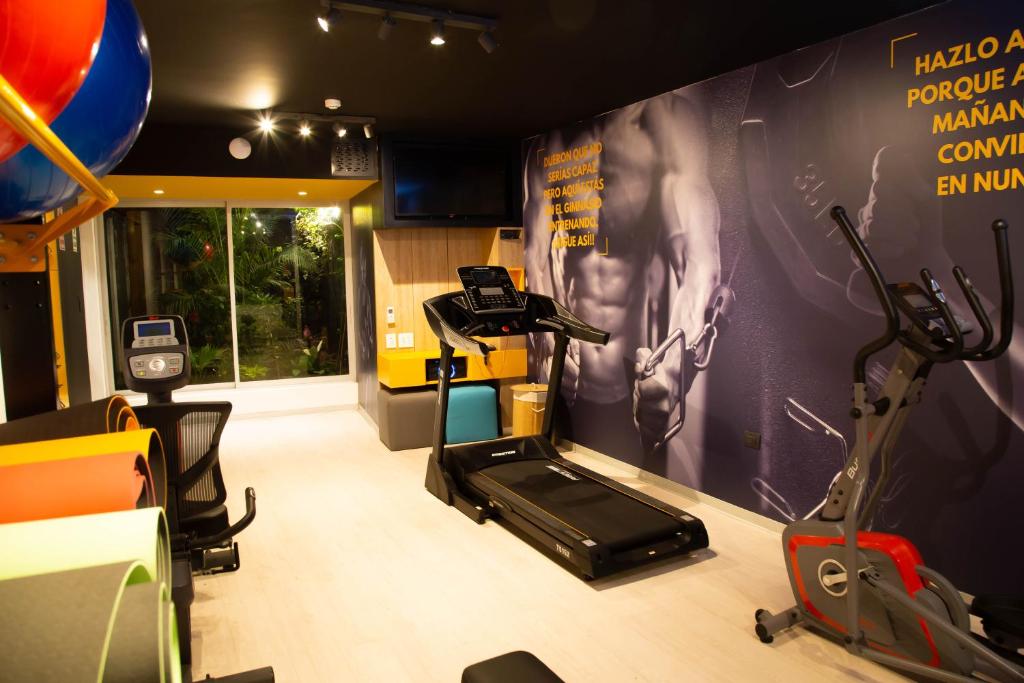 Fitness centrum a/nebo fitness zařízení v ubytování Palmetto Hotel Business San Borja