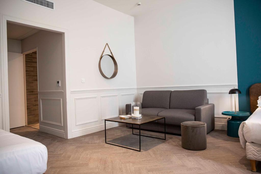 Hôtel Royal - Centre Comédie - 17