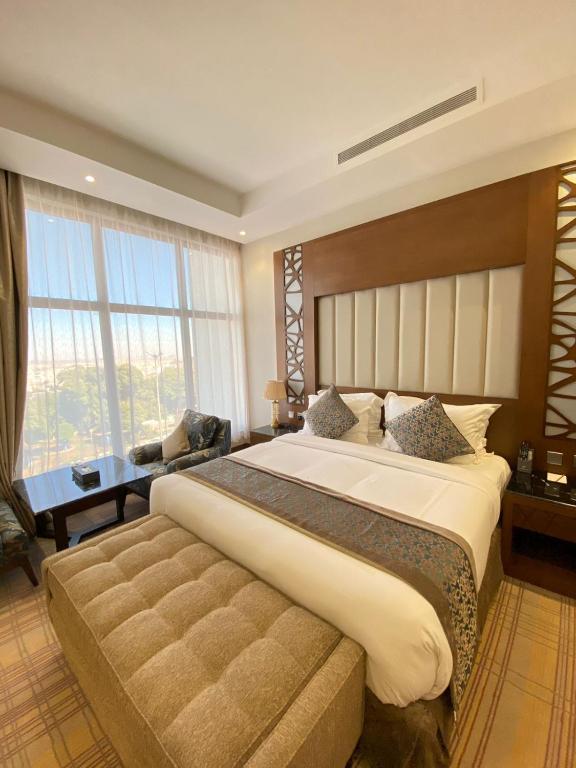 Sarwat Park Hotel - Reina Suite