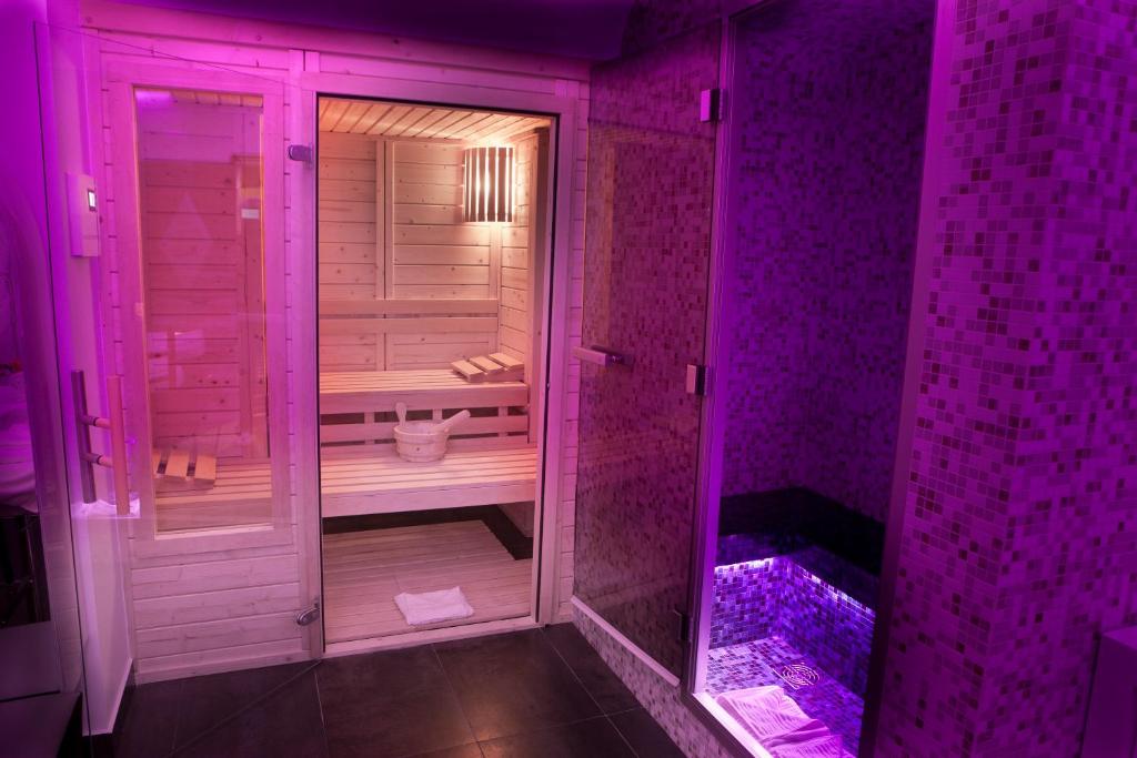 L'Empire Paris - Louvre - Resim 36