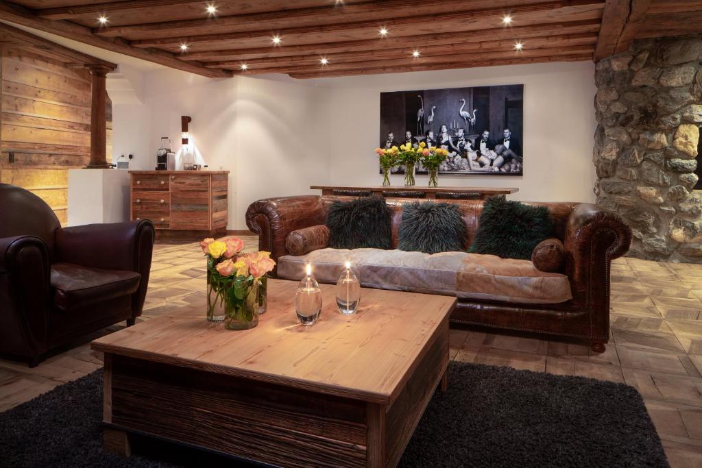 Posezení v ubytování Hostellerie du Pas de l'Ours "Relais et Châteaux"