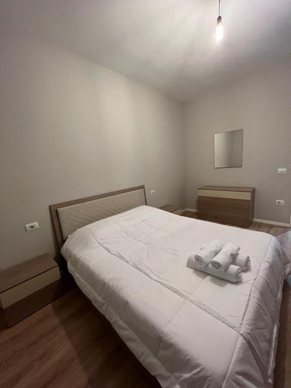 090 Apartments - Image 8