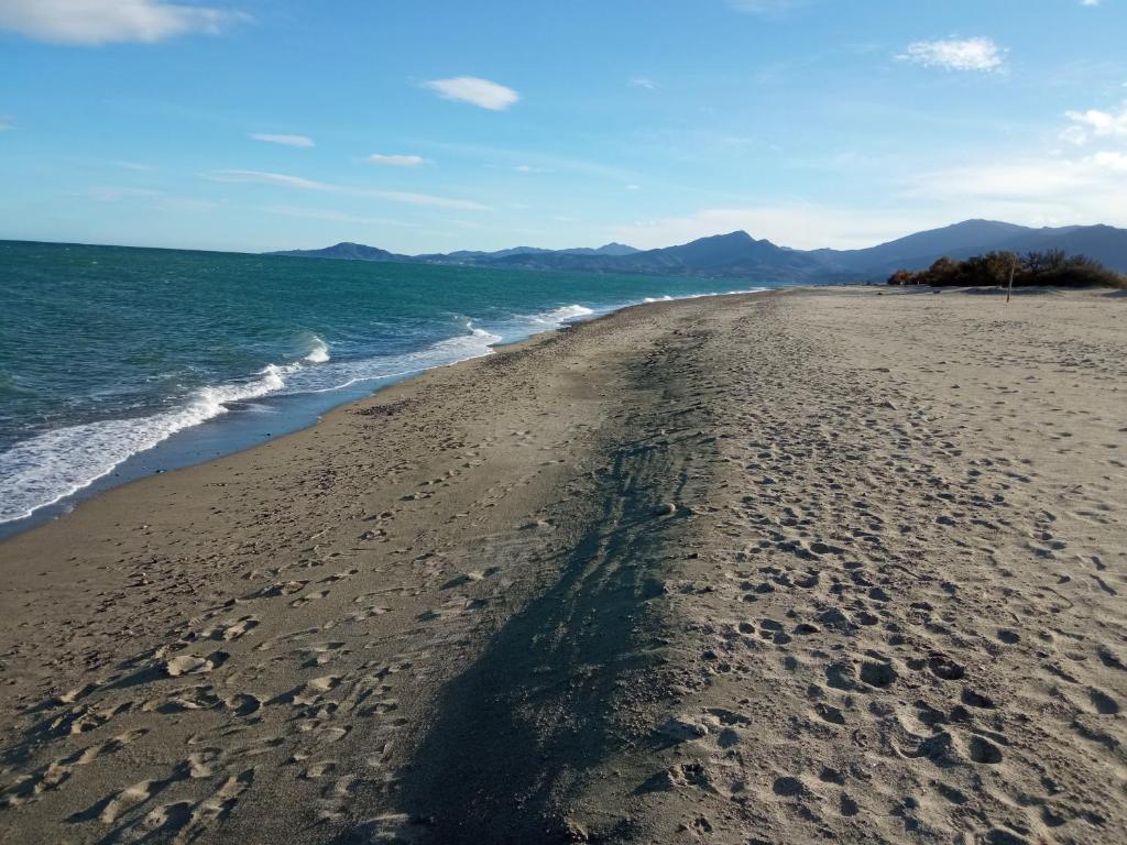 Maison à la plage climatisée et wifi fibre pour télétravail - Vakantiehuis