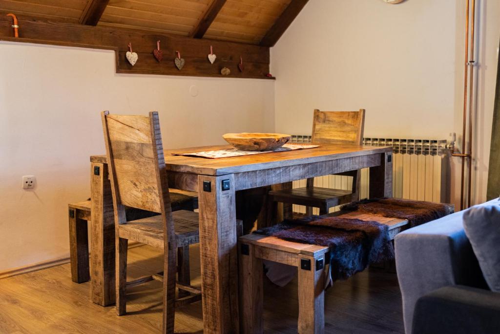 Galerija fotografija objekta Vacation house Kula u gradu 'Jasenak'