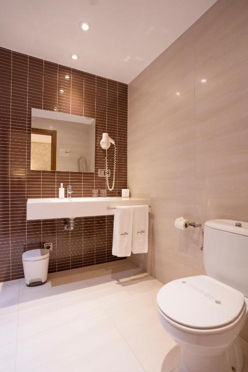 Hotel Piramide - Habitación Doble Con Terraza