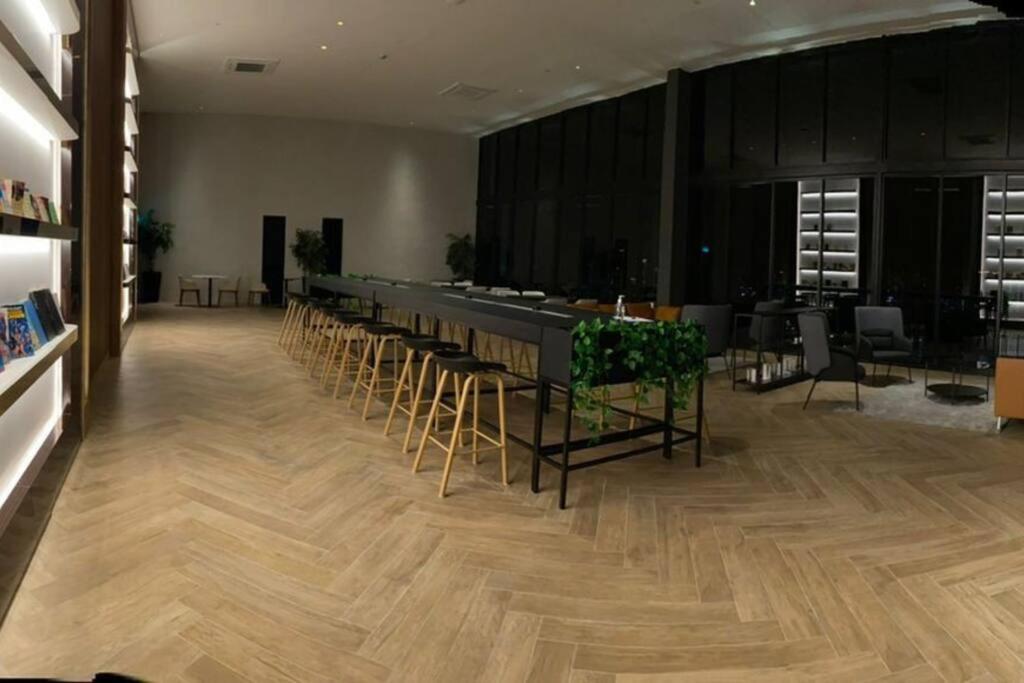 Posezení v ubytování New Georgetown Stylist 2BR Homestay for 10pax 无敌美景两房民宿 Beacon Executive Suite