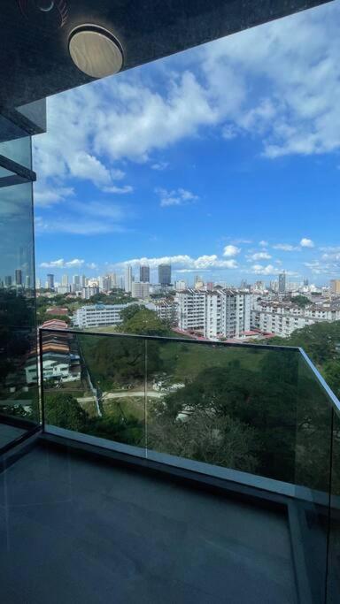 Nespecifikovaný výhled na destinaci George Town nebo výhled na město při pohledu z apartmánu