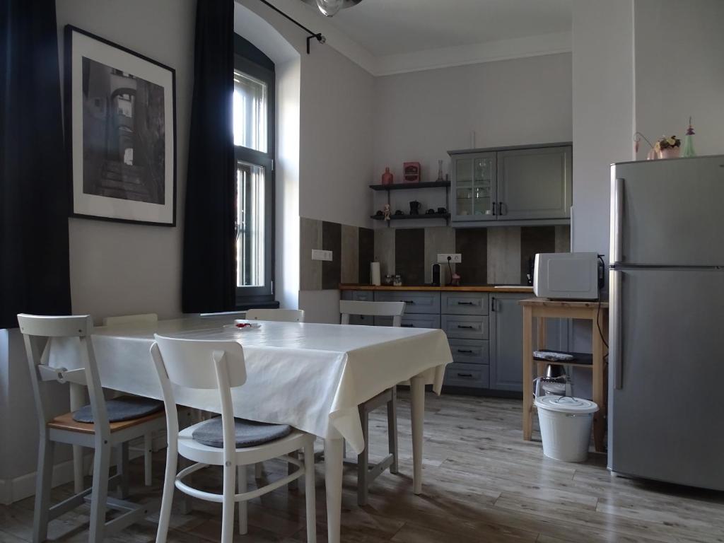 Kuchyňa alebo kuchynka v ubytovaní Óváros Apartman