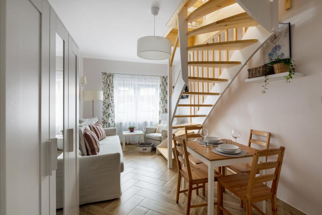 APARTAMENTY "LA VILLA" z narciarnią, prywatnym parkingiem, klimatyzacją, ogrodem, blisko centrum - 13