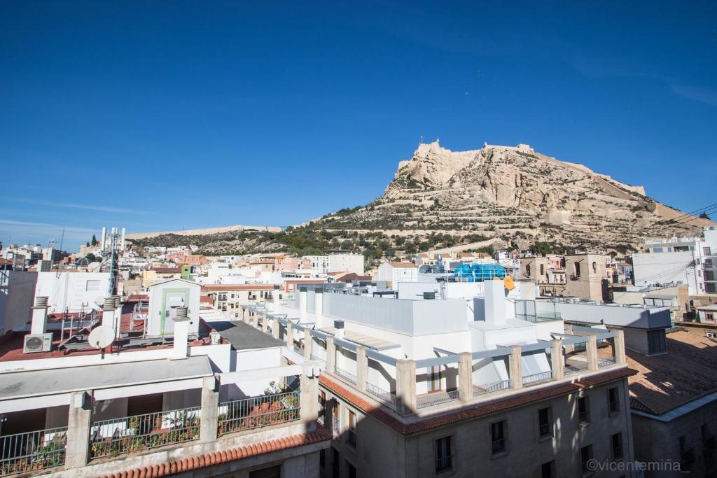 BEACH, CITY CENTER AND ENTERTAINMENT 2, Alicante – Updated ...