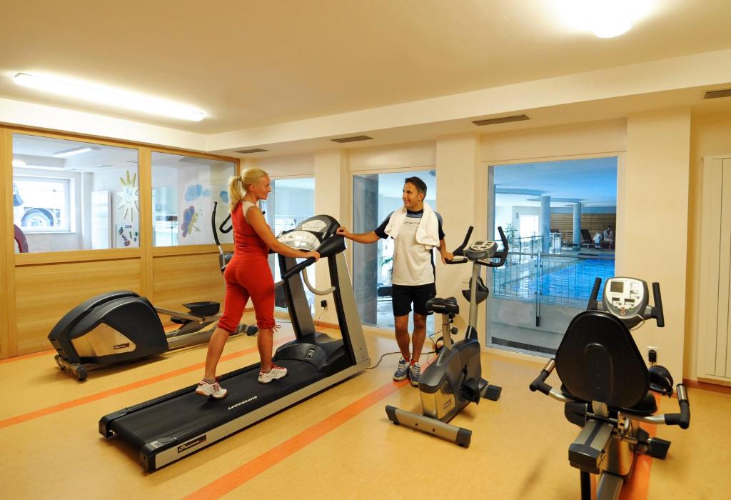 Fitness centrum a/nebo fitness zařízení v ubytování Hotel Eller